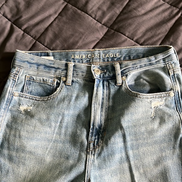 AMERICAN EAGLE MOM JEANS -rigid demin - Picture 2 of 3